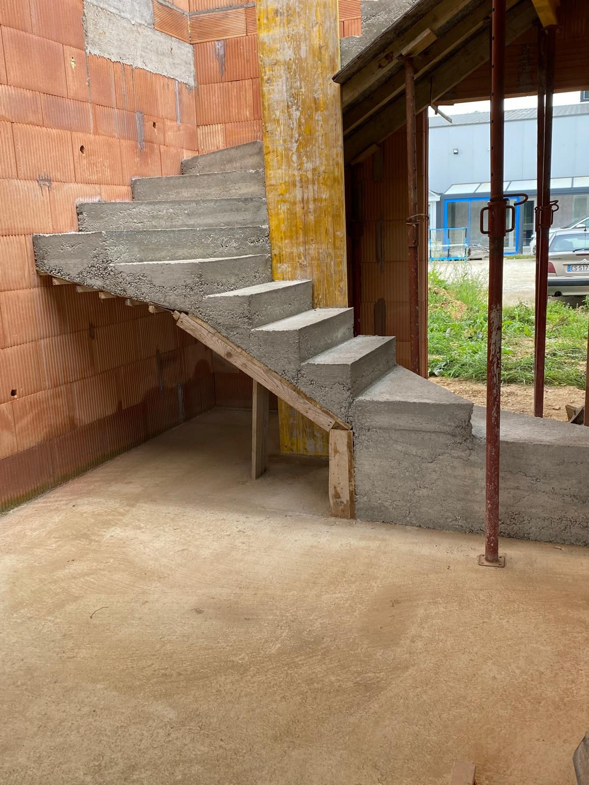 Maconnerie-construction-maison-renovation-54-Meuse-55-Meurthe-et-Moselle-57-Toul-Ecrouve-Blenod-Pont-a-Mousson-Salon-chambre-plan-plein-pied-etage-isolation-mur-batiment-exterieur-amenagement-aglo-pierre-constructeur- 1